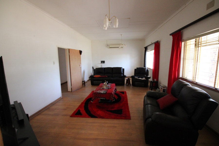 3 Bedroom Property for Sale in Fraserburg Northern Cape